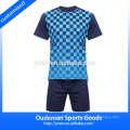 Maillot de football fait sur commande de mode sec de 2017, customisez l&#39;uniforme de maillot de football fabriqué en Chine